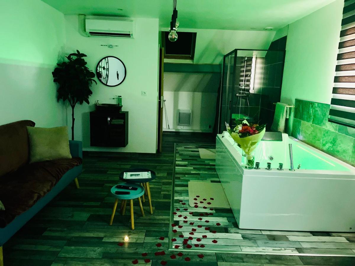 La Bulle De Romance - Love Room Tigy Zewnętrze zdjęcie